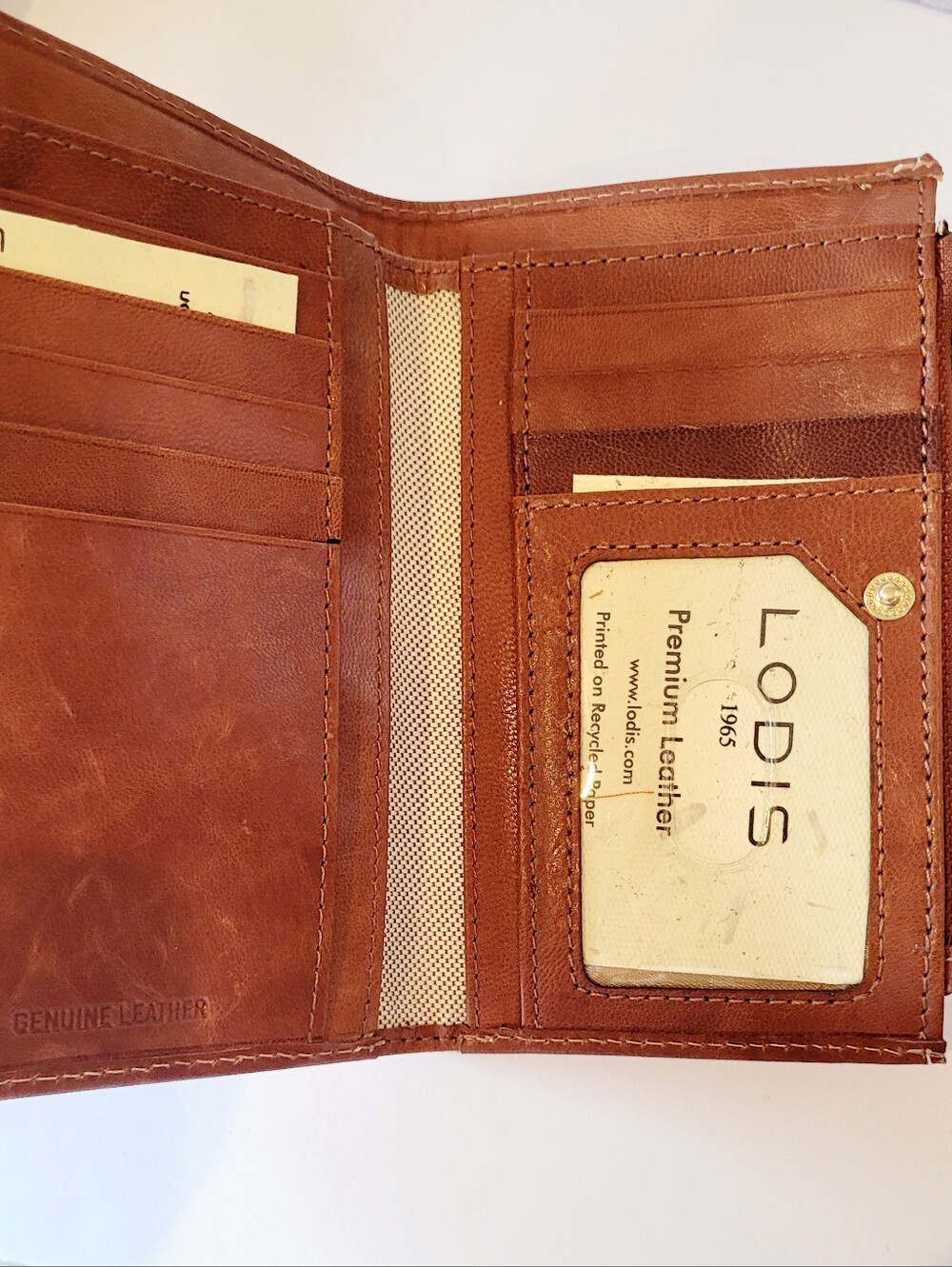 Lodis Two Piece Bundle Wrislet & Wallet - Picture 4 of 5